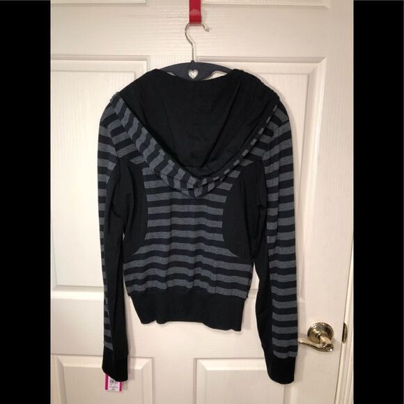 Candie’s jacket  - Picture 2 of 6